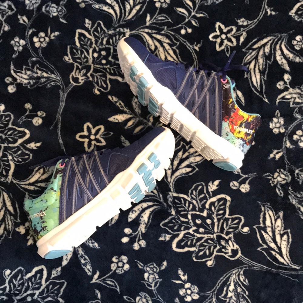 Reebok size 8 memory foam sneakers.